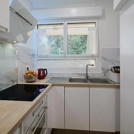 Chezine - Quartier Calme En Centre-ville Apartman