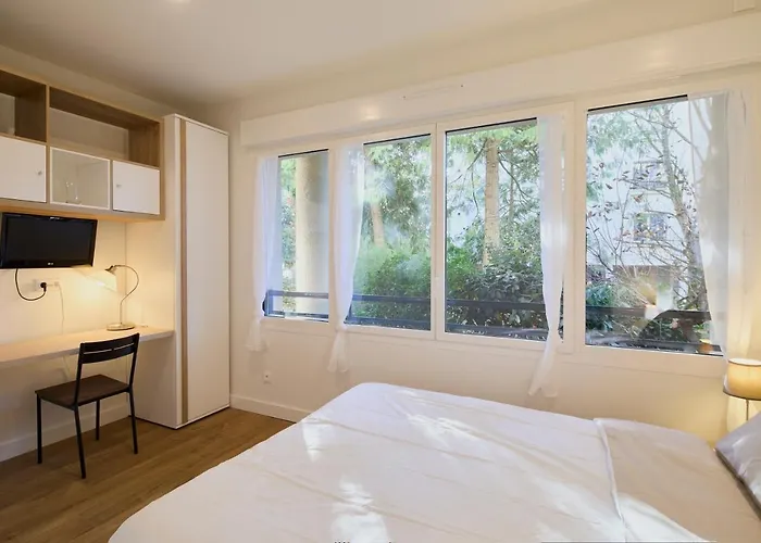 Chezine - Quartier Calme En Centre-ville Apartman *