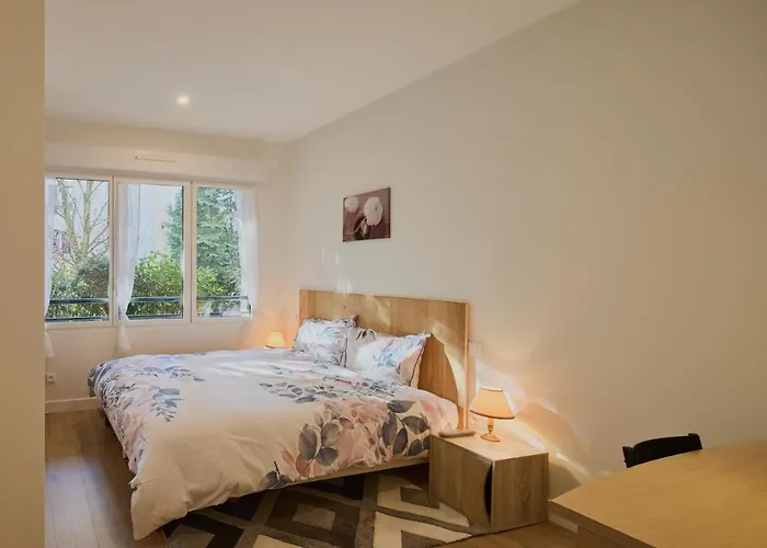 Chezine - Quartier Calme En Centre-ville Apartman